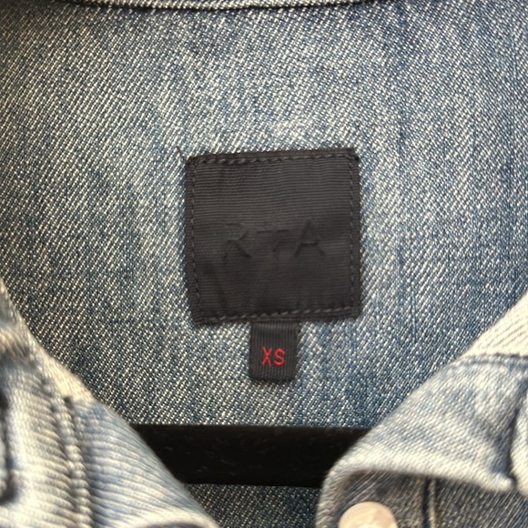 Top - Picture 4 of 6